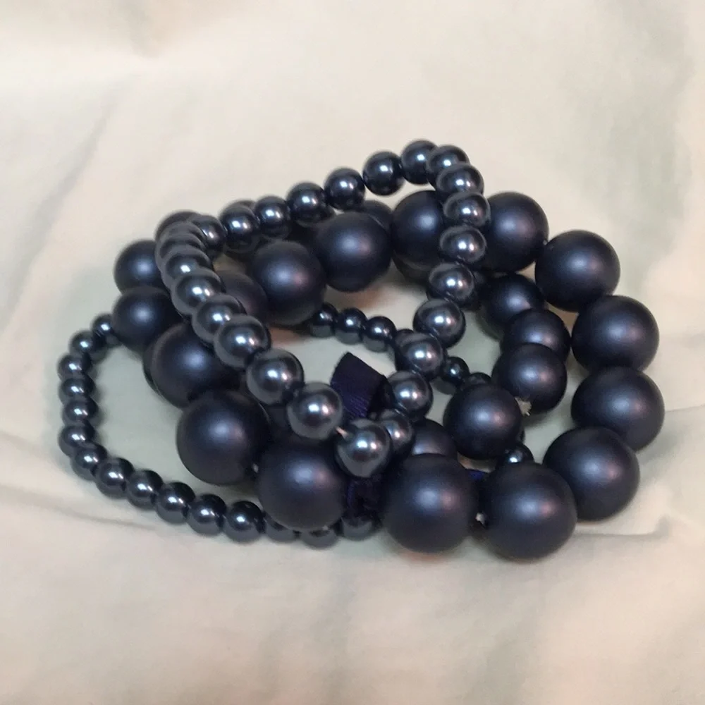 Beautiful in blue stackable bracelets - Picture 3 of 3